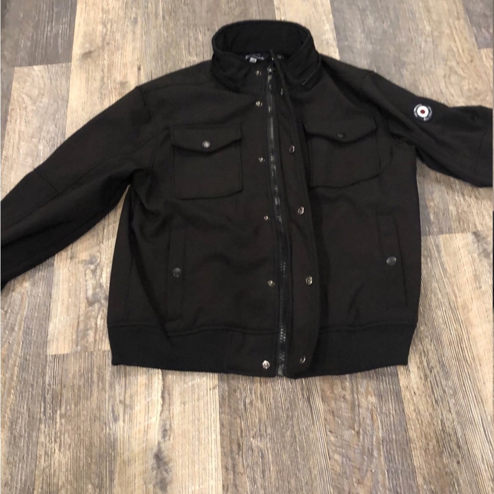 We are Quality retail this is a Ben Sherman! Negotiable pricing (no hood)